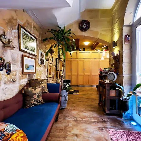 The Curiosities House - Artistic & Experiential Retreat בית נופש